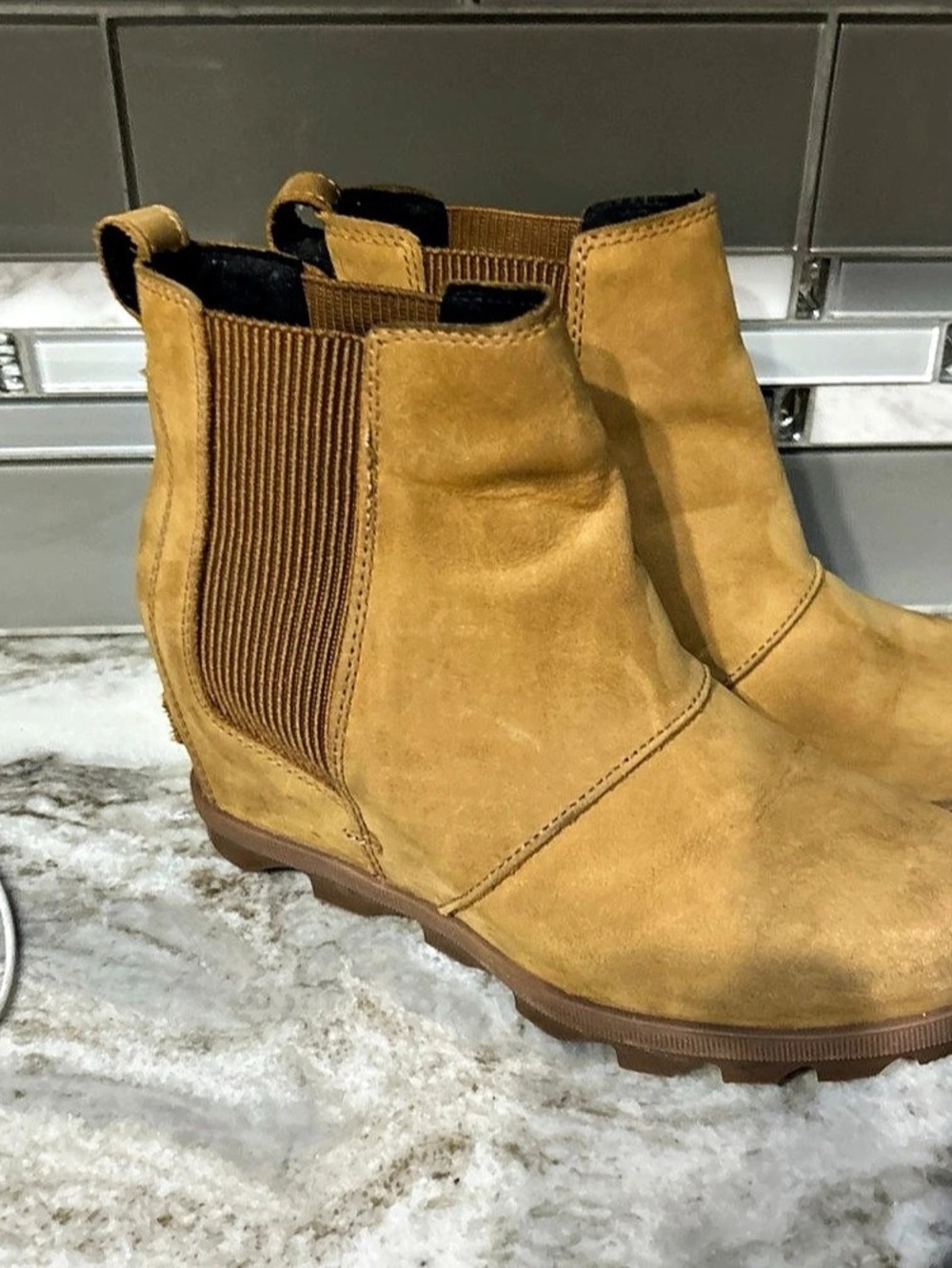 Sorel Joan Of Arctic Wedge II Chelsea Boots Womens 8.5 Ankle Leather Tan